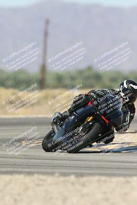 media/Oct-13-2025-Moto Forza (Mon) [[a66d839500]]/3-B Group/Session 3 (Turn 16)/